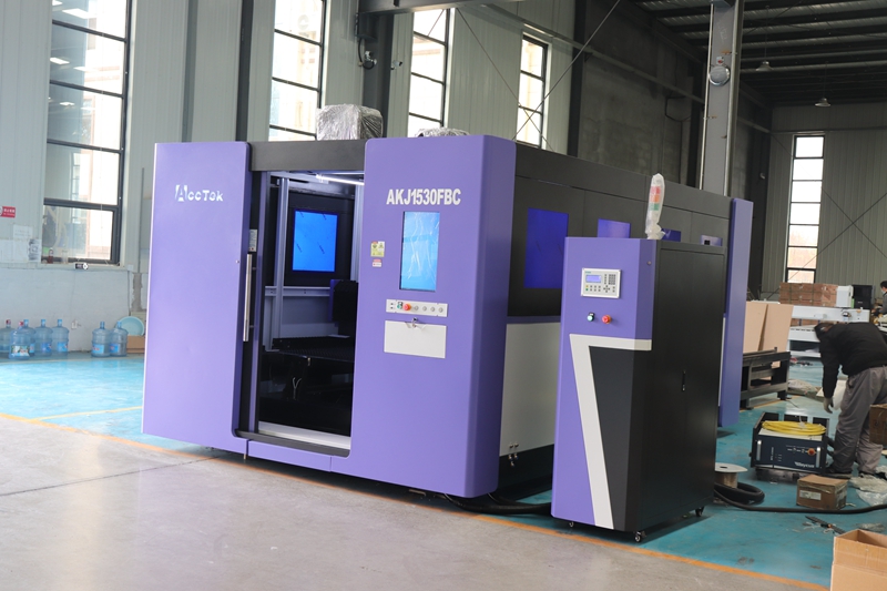 Industrial 3015 6000 watt Fibe - Industrial Fiber Laser Cutting Machine recension och pris